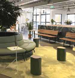 Ronde banken schoolinrichting